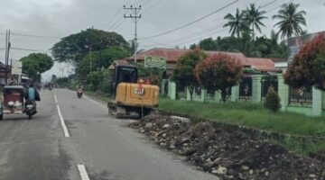 Proyek Siluman Pemasangan Pipa Air Bersih beroperasi Di Agara Hingga Merusak Fasilitas Negara