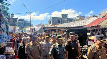 Polres Tanah Karo, Berikan Pengamanan Kegiatan Sidak Bupati Karo dan Forkopimda di Pusat Pasar Kabanjahe