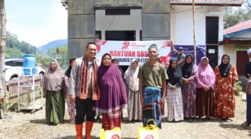 Kapolres AKBP Hyrowo S.I.K dan PJU Polres Gayo Lues Sapa Warga Lewat Bantuan Sosial Menjelang Hari Bhayangkara ke-79