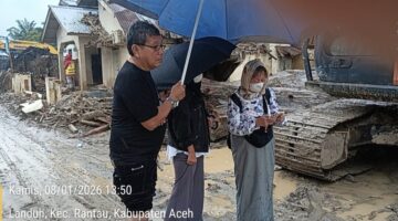 Putri Proklamator RI Halida Nuriah Hatta Turun ke Tenda Pengungsian Tinjau Langsung Kondisi Korban Banjir Bandang Aceh Tamiang