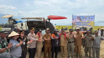 Kapolres Tanah Karo Hadiri Panen Raya Padi Sawah Dukung Ketahanan Pangan Nasional