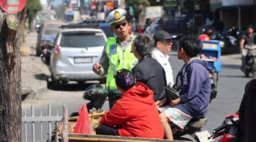 Hari Ketiga Ops Keselamatan Toba 2026, Polres Tanah Karo Gelar Sosialisasi dan Tilang Simpatik