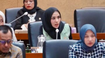 Menangis di Atas Setir Di Balik Jaket Ojol Ada Perut yang Lapar dan Keadilan yang Sedang Sekarat