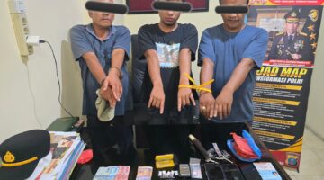 Tiga Pria Diduga Pengedar Shabu Diciduk Kepolisian di Lapangan Bola Kaki Tigapanah, Lima Paket Narkotika Diamankan